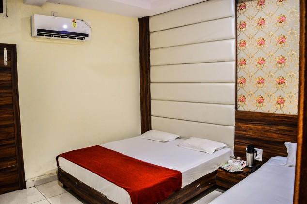 Hotel Tathastu Ujjain Exterior photo